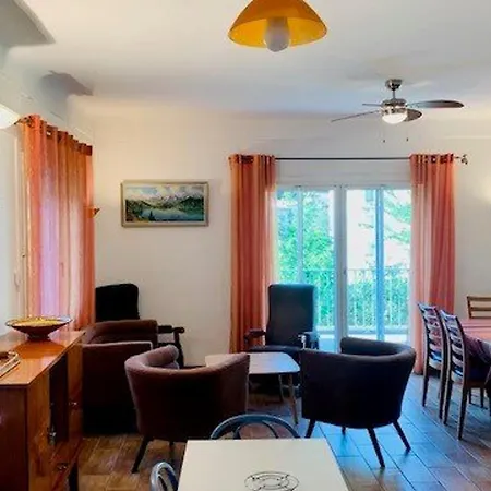 Casa de Férias Maison F3 Avec Parking, Clim Et Wifi - 4 Pers - Fr-1-703-18
