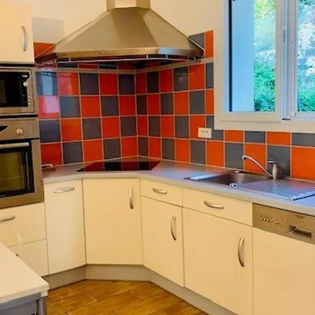 Casa de Férias Maison F3 Avec Parking, Clim Et Wifi - 4 Pers - Fr-1-703-18